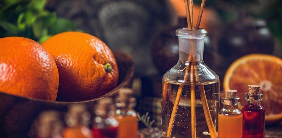 Forma del barco déficit diseñador Aprende a realizar tu propio perfume natural con Naranjas