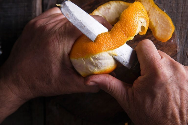 Tache Orange Sur Les Mains Au Réveil